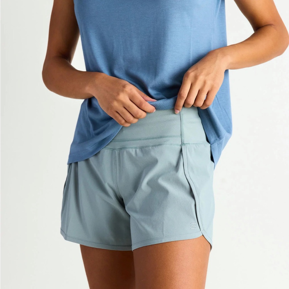 Women’s Bamboo Lined Breeze Short, 4 inch size Medium